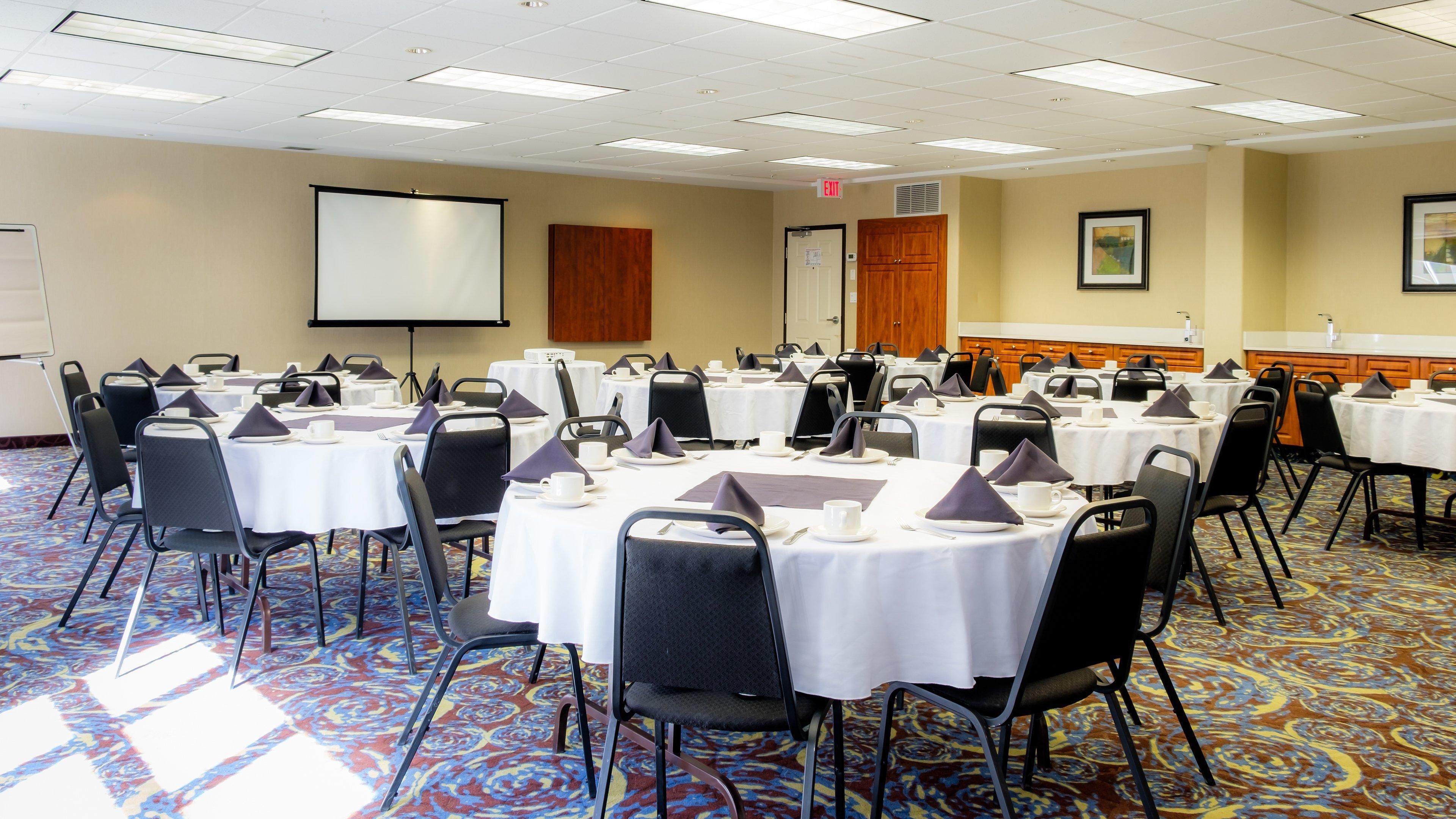 Holiday Inn Express Hotel & Suites - Edmonton International Airport By Ihg Nisku Exterior photo