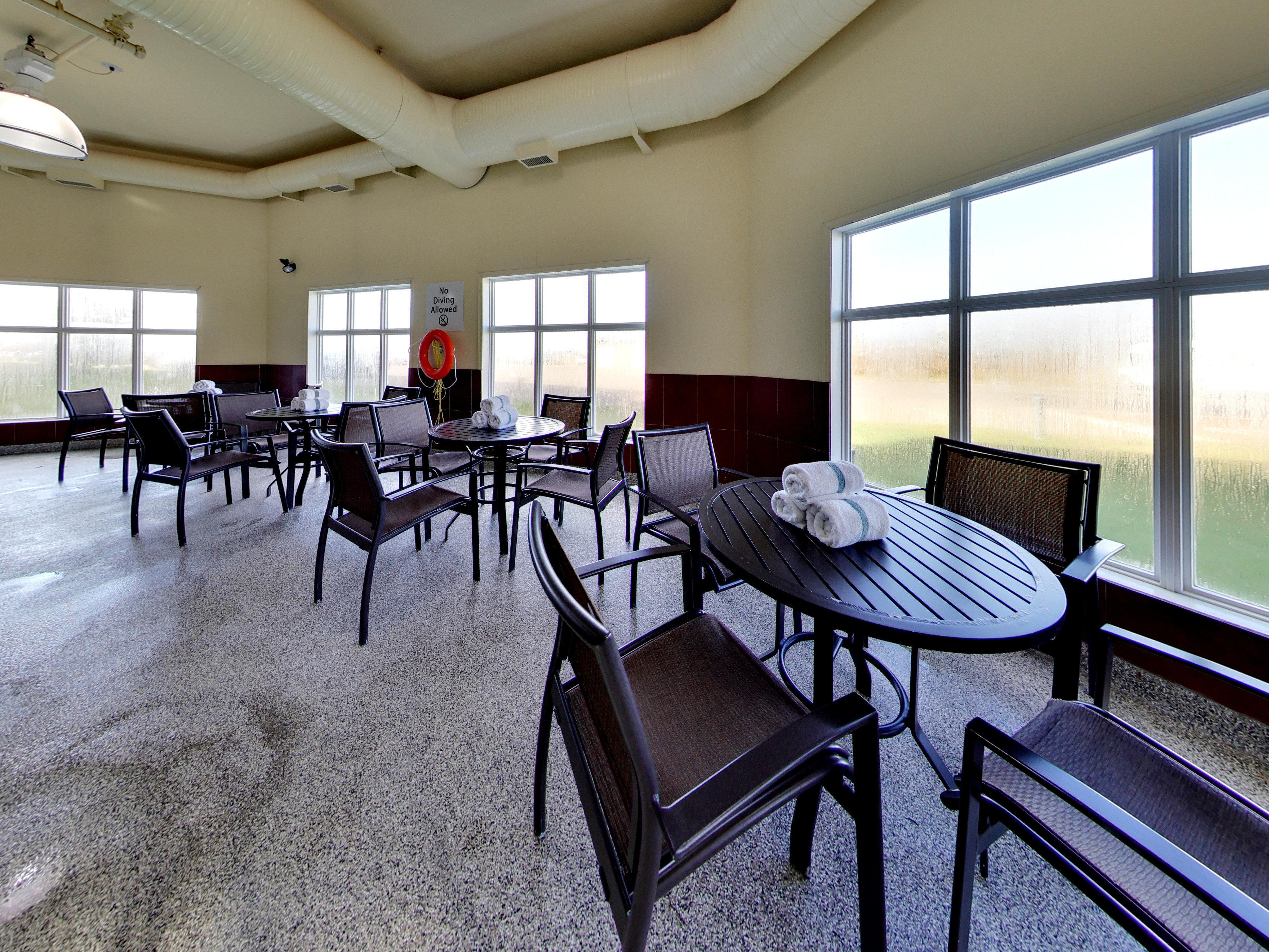 Holiday Inn Express Hotel & Suites - Edmonton International Airport By Ihg Nisku Exterior photo