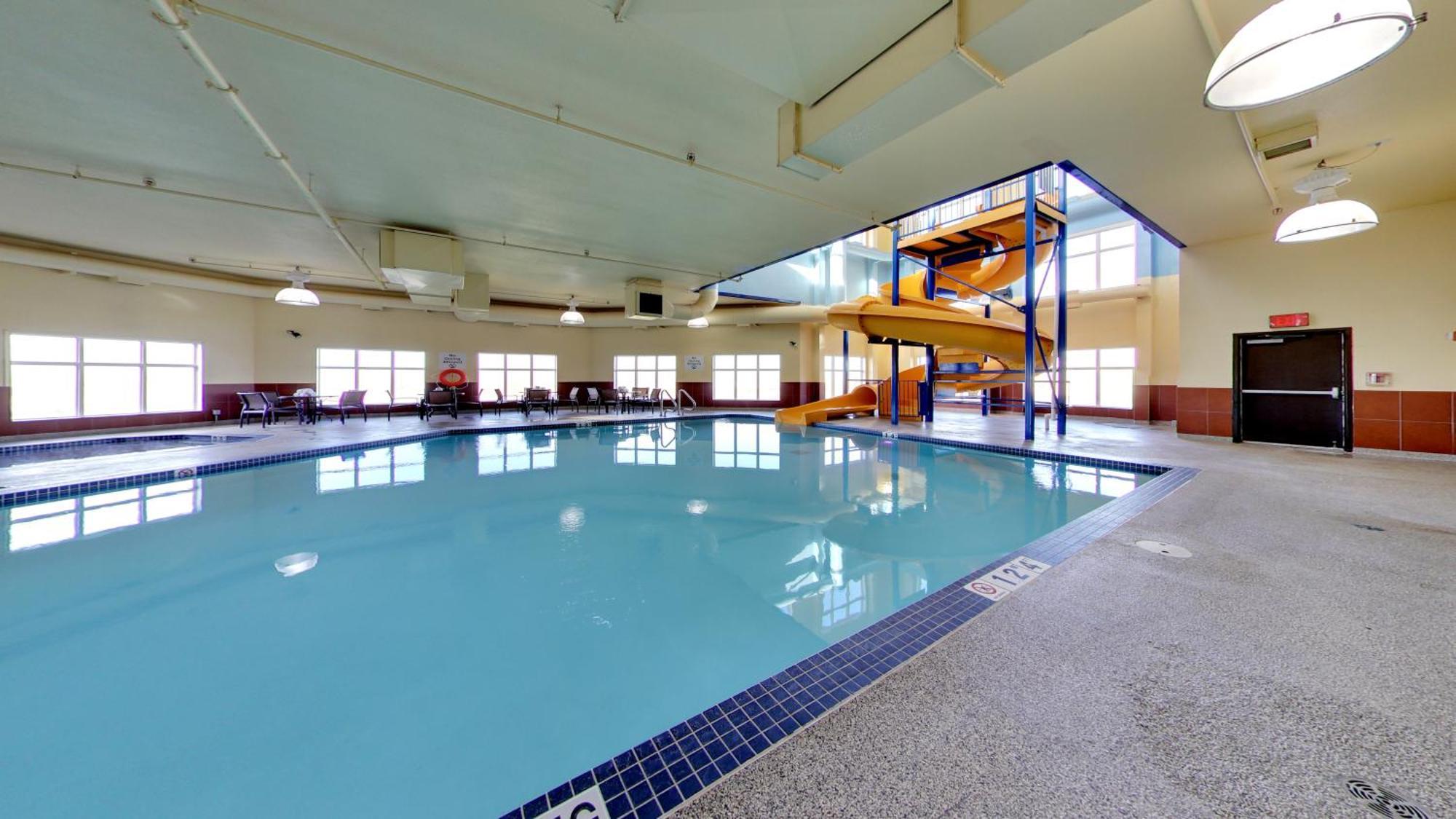 Holiday Inn Express Hotel & Suites - Edmonton International Airport By Ihg Nisku Exterior photo